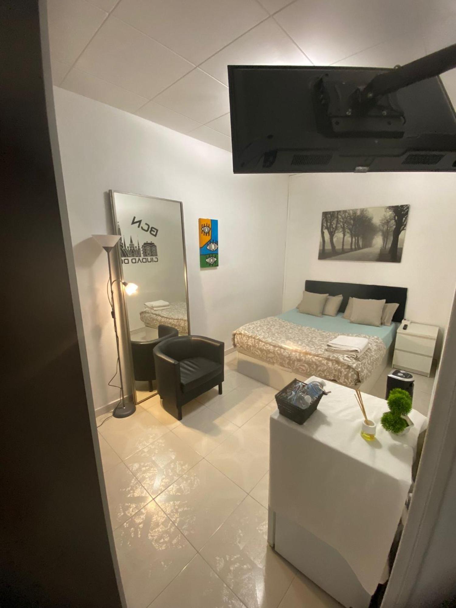 Habitacion En Centro De Barcelona Hotel Luaran gambar